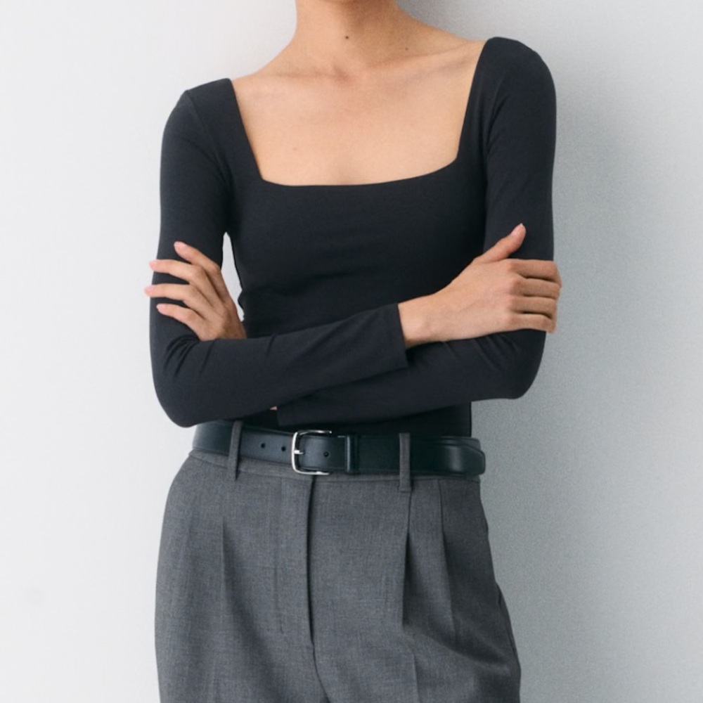 Aritzia Babaton square neck bodysuit